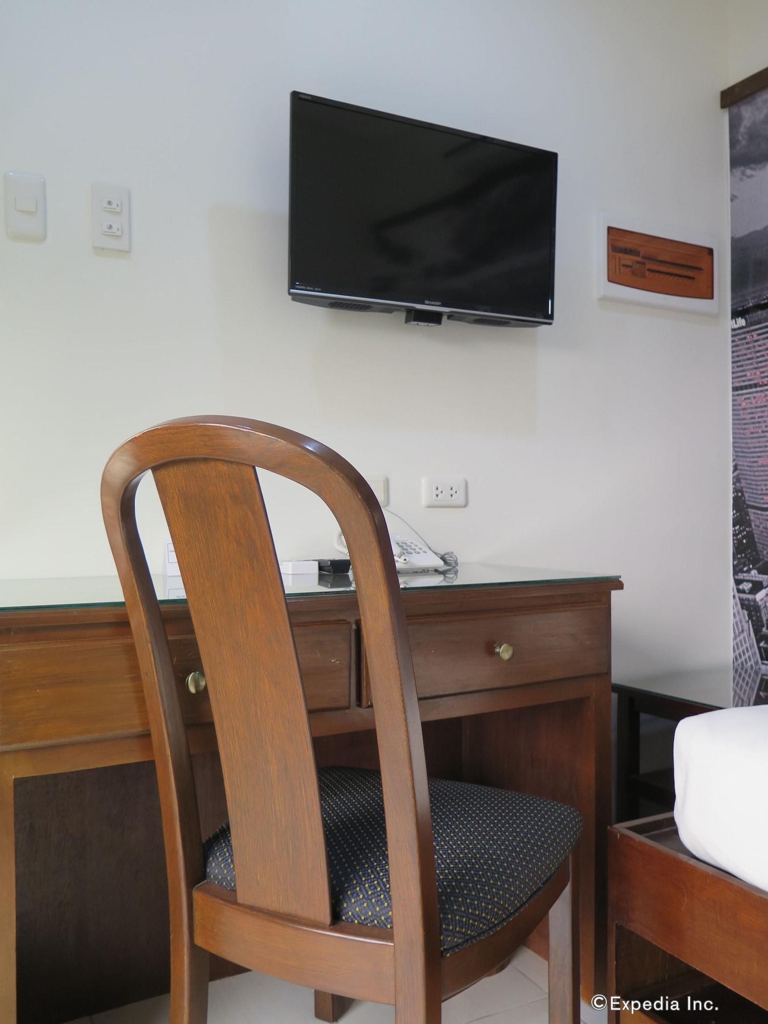 717 Cesar Place Hotel 3*