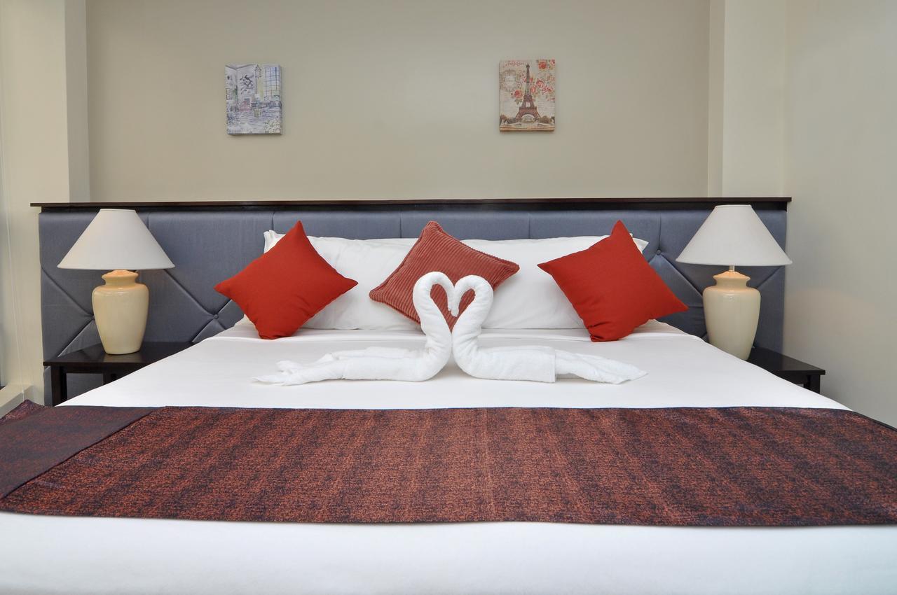 Hotel 717 Cesar Place 3*